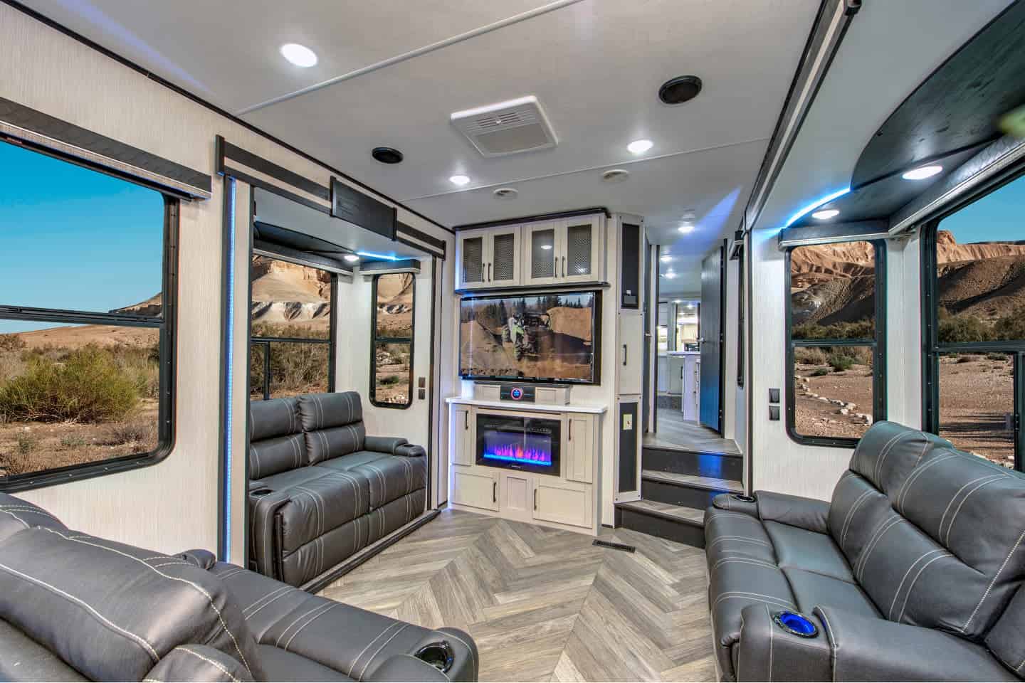 8 Luxurious Fifth Wheel Campers Of The Rich - Camp Addict